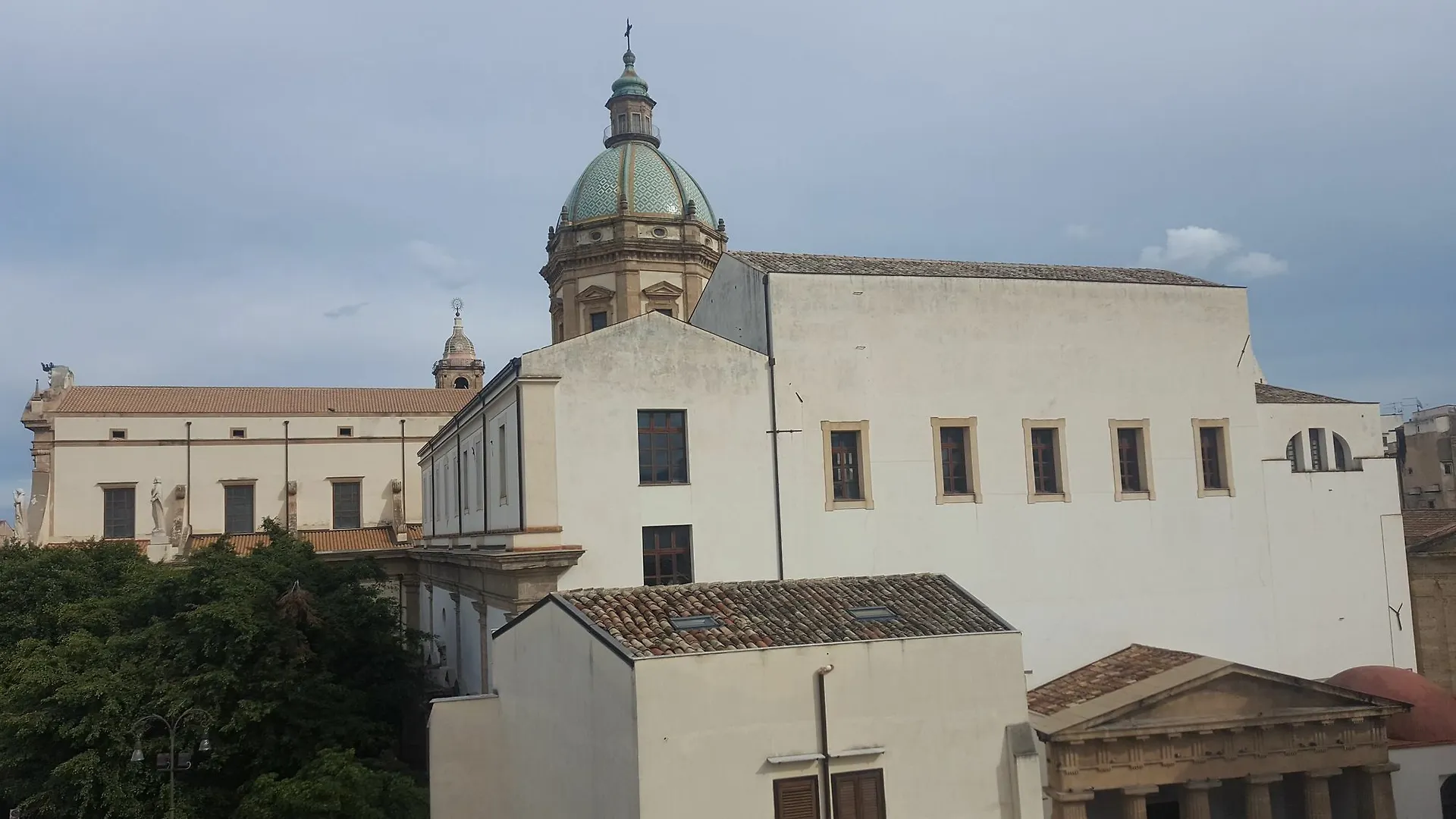 Palazzo De Castro Apartment Palermo 0*,